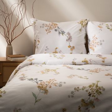 Lenjerie de pat pentru o persoana Deanna, Homla, 2 piese, 140x200 cm, microfibra din poliester, multicolor Lenjerie de pat pentru o persoana Deanna, Homla, 2 piese, 140x200 cm, microfibra din poliester, multicolor