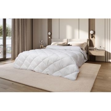 Pilota matlasata Alcam, 200x220 cm, microfibra alba, umplutura fibra siliconica, 400g/mp, nivel de caldura mare