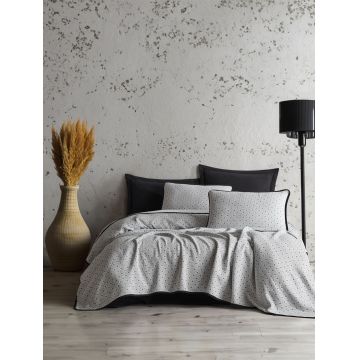 Set cuvertura de pat dubla 3 piese, L'essentiel Maison, Silvano, Negru Set cuvertura de pat dubla 3 piese, L'essentiel Maison, Silvano, Negru