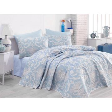 Set cuvertura de pat dubla matlasata, EnLora Home, Tuval Blue, 3 piese, 65% bumbac, 35% poliester, bleu Set cuvertura de pat dubla matlasata, EnLora Home, Tuval Blue, 3 piese, 65% bumbac, 35% poliester, bleu