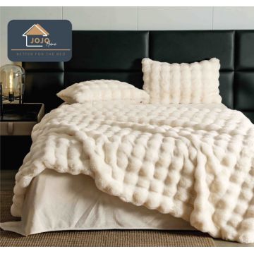 Lenjerie Pat Dublu 6 Piese, Super Pufoasa, din Blanita Artificiala de Iepure