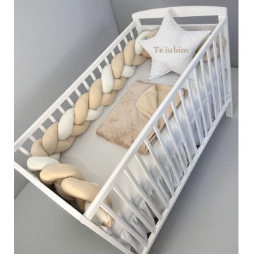 Lenjerie cu aparatoare impletita in 3, din bumbac, lungime 240 cm, cu cearsaf, paturica si perna steluta Te iubim BejAlb