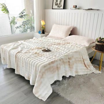 Cuvertură crem din micropluș/cocolino 150x200 cm Victory – My House