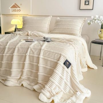 Patura Cocolino Groasa cu Blanita Premium 200x230cm + 2 Fete de Perna 50x70cm, Crem