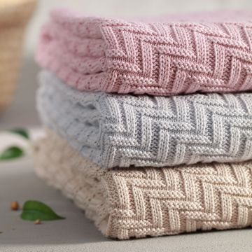 Paturica pentru copii Babyono Roz tricotata din bumbac organic 100x75 cm