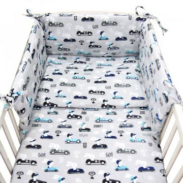 Set 2 piese pentru patut copii, Kerstin Bunny Drivers, cu paturica 120 x 90 si pernuta 40 x 60 cm, design versatil cu doua fete, tesatura moale, inchidere cu fermoar