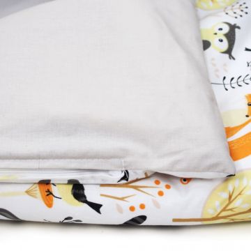 Set 2 piese pentru patut copii, Kerstin Forest Friends, cu paturica 120 x 90 si pernuta 40 x 60 cm, design versatil cu doua fete, tesatura moale, inchidere cu fermoar