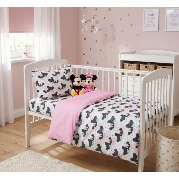 Set lenjerie 2 piese pentru patut copii Kerstin Pink Mouse, husa pilota 120x90 si fata perna 40x60 cm, design versatil cu doua fete, tesatura moale, inchidere cu fermoar