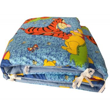 Set de aparatori pufoase h35 pat 120x60 cm DeLuxe Distractie cu Aiurila pe albastru