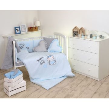 Set lenjerie din bumbac cu protectie laterala pentru pat bebelusi Hero Blue 120 x 60 cm