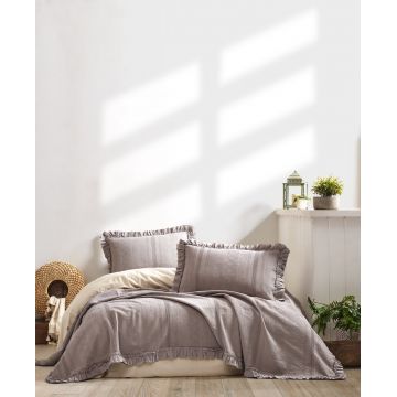 Set cuvertura de pat dubla Pique, 3 piese, 220x240 cm, 100% bumbac Jacquard, Saheser, Tziana, gri Set cuvertura de pat dubla Pique, 3 piese, 220x240 cm, 100% bumbac Jacquard, Saheser, Tziana, gri