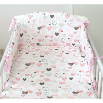 Amy - Set lenjerie din bumbac cu protectie laterala pentru pat bebe 120 x 60 cm. Inimioare .