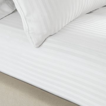 Cearceaf alb cu elastic 135x190 cm Satin Stripe - Catherine Lansfield