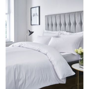 Lenjerie albă pentru pat dublu 200x200 cm Satin Stripe - Catherine Lansfield