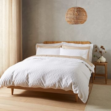 Lenjerie de pat albă din bumbac pentru pat de o persoană 135x200 cm Waffle – Bianca