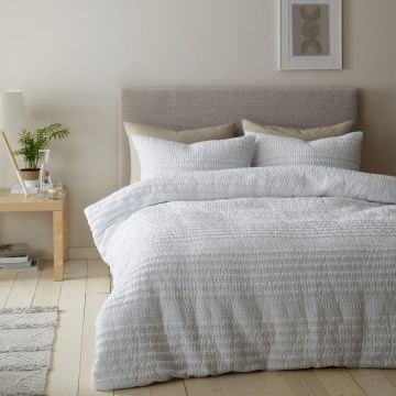 Lenjerie de pat albă pentru pat de o persoană 135x200 cm Lennon Stripe – Catherine Lansfield