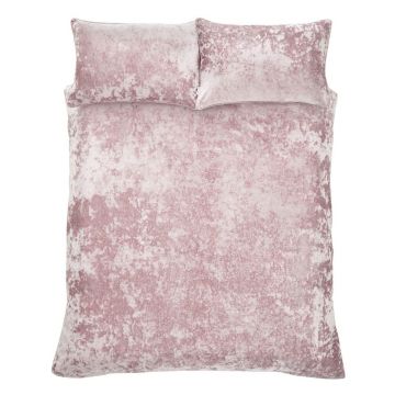 Lenjerie de pat roz din catifea pentru pat dublu 200x200 cm Crushed – Catherine Lansfield