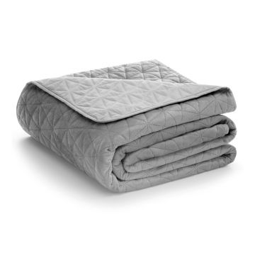 Cuvertură gri deschis matlasată din catifea 220x240 cm Laila – Restilo