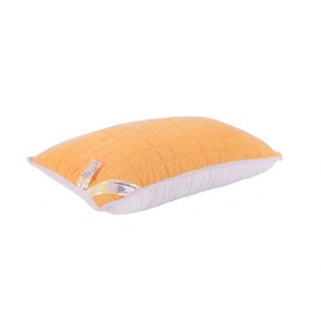 Perna matlasata 4 anotimpuri pentru dormit, antialergica, fibre de poliester siliconizat + bumbac + microfibra, portocaliu/ alb, 50 x 70 cm
