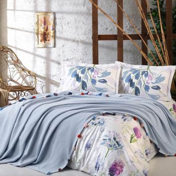 Pled Jacquard 240 x 260cm, Cearsaf de pat si 2 fete de perna 50×70cm, Bumbac Satinat 200TC, Silver Blue, PIKE2003 Pled Jacquard 240 x 260cm, Cearsaf de pat si 2 fete de perna 50×70cm, Bumbac Satinat 200TC, Silver Blue, PIKE2003