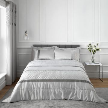 Cuvertură gri din satin pentru pat dublu 240x260 cm – Catherine Lansfield