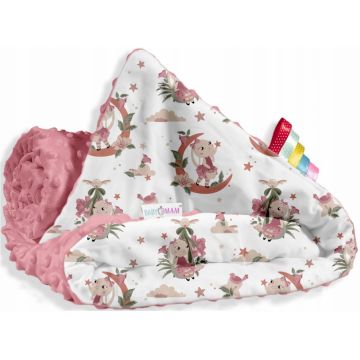 Paturica pentru copii BabyMam versatila, realizata cu doua fete, dimensiune 75 x 100 cm, model minky Pink Bunny Girl