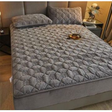 Husa matlasata tip topper din catifea, 180x200cm - Gri