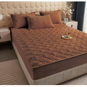 Husa matlasata tip topper din catifea, 180x200cm - Maro Inchis