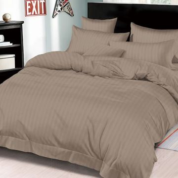 Lenjerie Damasc cu elastic 180x200 Premium Maro (Finet) Lenjerie Damasc cu elastic 180x200 Premium Maro (Finet)