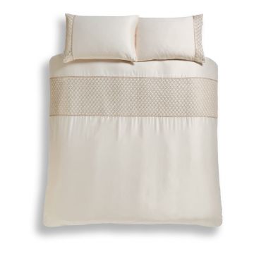 Lenjerie de pat bej din microsatin pentru pat dublu/extinsă 230x220 cm Deco Sequin – Catherine Lansfield
