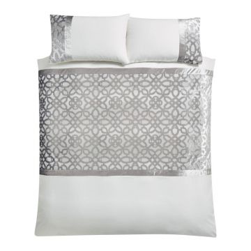Lenjerie de pat crem/grej din catifea pentru pat dublu/extinsă 230x220 cm Lattice Cut – Catherine Lansfield